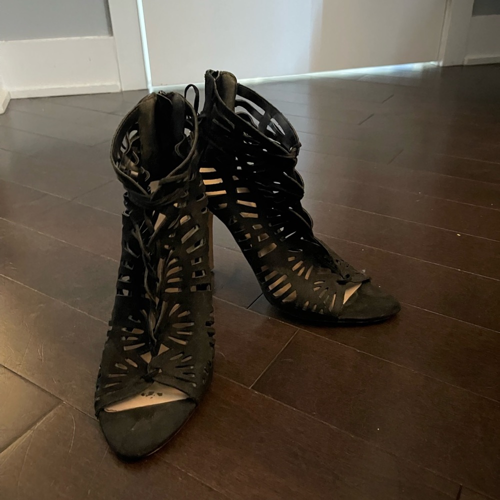 Black heels from dynamite